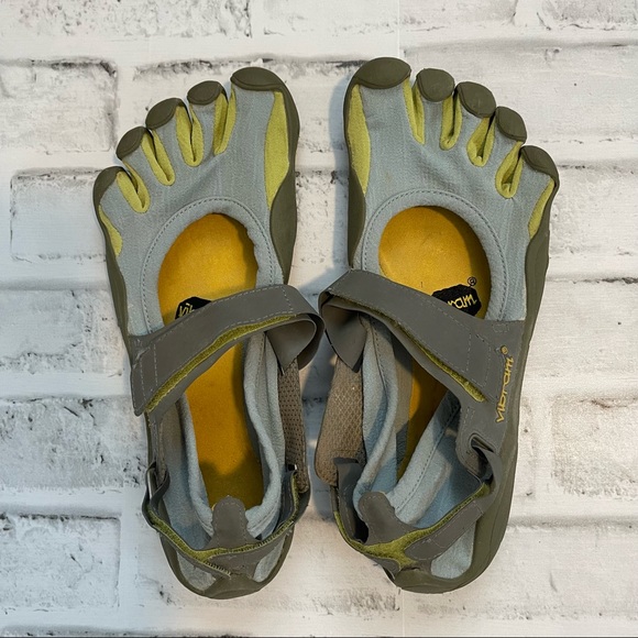 Vibram | Shoes | Vibram Five Fingers 